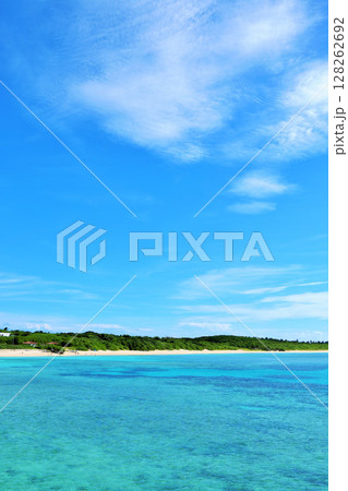 沖縄　波照間島　青空と海 128262692