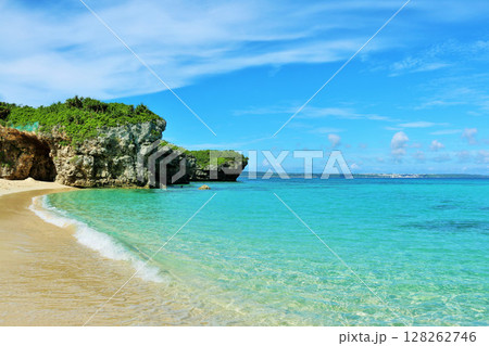 沖縄　宮古島　青空と海（撮影地：砂山ビーチ） 128262746