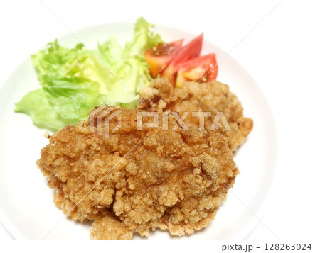 鶏肉のカリカリ唐揚げ 128263024