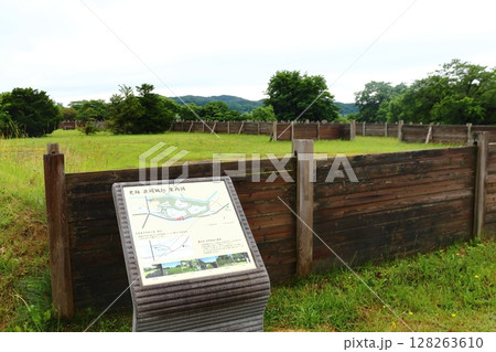 浪岡城の北館跡の風景（青森県青森市） 128263610