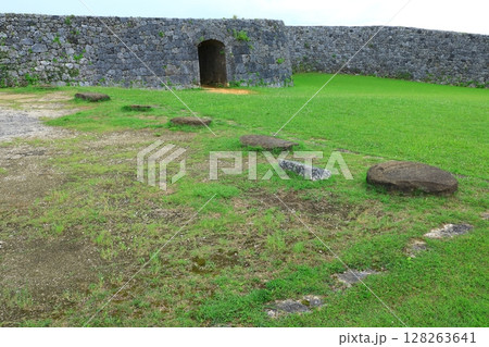 世界遺産「座喜味城跡」　 128263641