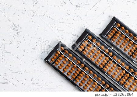 そろばん 128263864