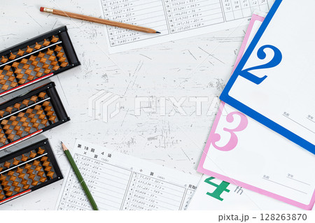 そろばん 128263870