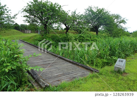 浪岡城の北館跡の風景（青森県青森市） 128263939