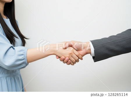 握手・手元のアップ(白バック・切り抜き用) 握手・手元のアップ(白バック・切り抜き用) 128265114