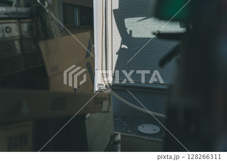 エアコンの配管工事 エアコンの配管工事 128266311