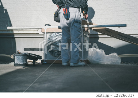 エアコンの配管工事 128266317