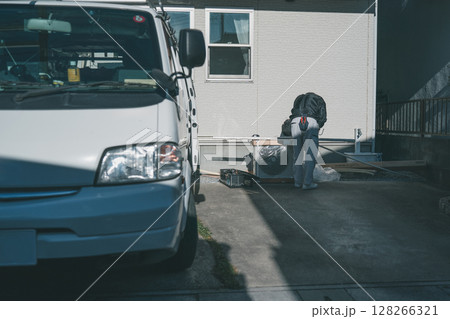 エアコンの配管工事 128266321