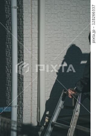 エアコンの配管工事 128266337