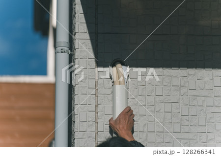 エアコンの配管工事 128266341