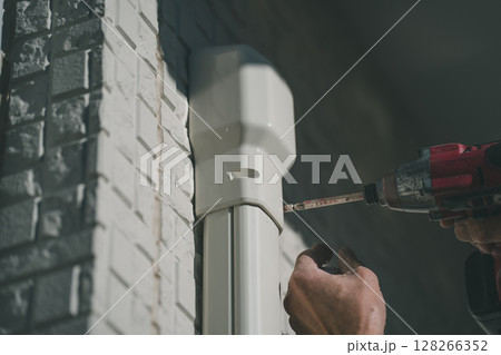 エアコンの配管工事 エアコンの配管工事 128266352