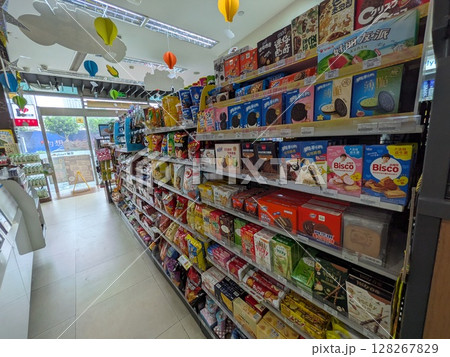 上海のコンビニエンスストア 上海のコンビニエンスストア 128267829