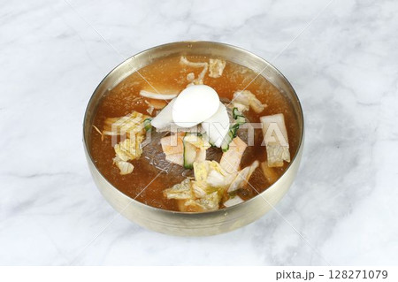 Naengmyeon(Buchwheat cool noodles) 128271079