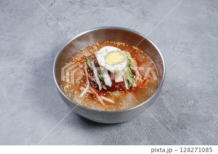 Naengmyeon(Buchwheat cool noodles) 128271085