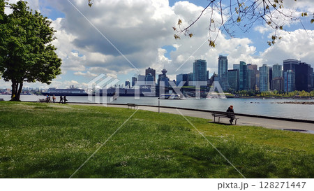 park with view of downtown vancouver 128271447