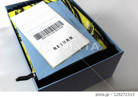 Return shipping label on the box is ready for return 128272313