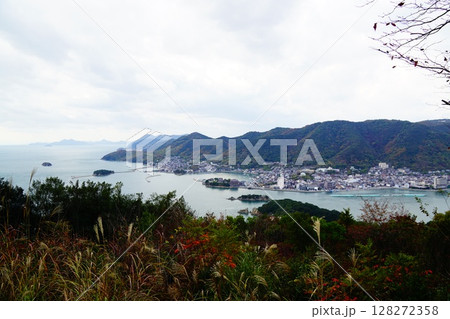 広島県 仙酔島 大弥山 山頂から見る鞆の浦方面 広島県 仙酔島 大弥山 山頂から見る鞆の浦方面 128272358