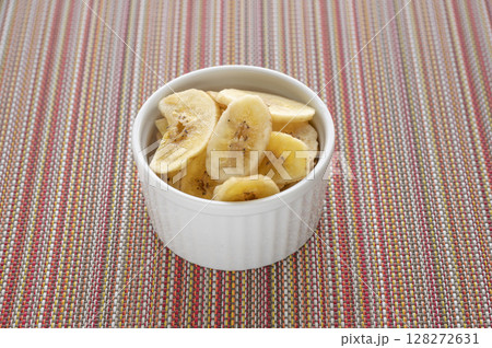 バナナチップス 128272631