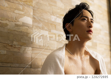 サウナの男性 サウナの男性 128272695