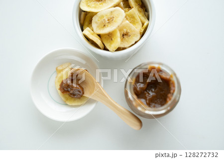 バナナチップスにスイートタマリンドジャム バナナチップスにスイートタマリンドジャム 128272732