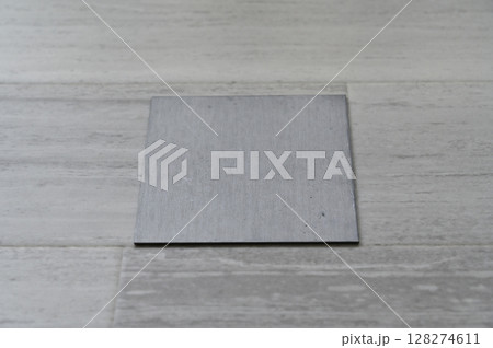 鋼材　スチール　アロイ　溶解亜鉛メッキ　 128274611