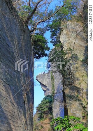 【千葉県】快晴の鋸山地獄のぞき（日本寺） 128274815