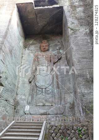 【千葉県】鋸山の日本寺の百尺観音 128274825