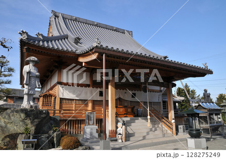 【四国八十八ヶ所】第十六番 阿波観音寺の本堂 徳島県徳島市 【四国八十八ヶ所】第十六番 阿波観音寺の本堂 徳島県徳島市 128275249