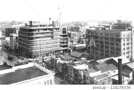 古写真　1931-1933年　東京　日本橋の白木屋百貨店周辺のパノラマ 128276336