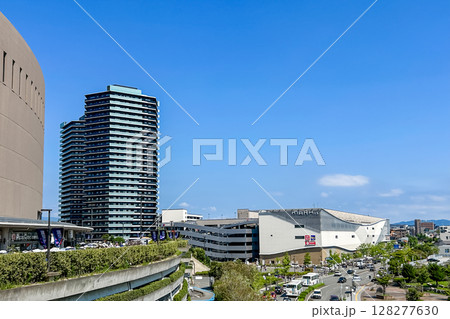 福岡ももちの商業施設と超高層マンション 福岡ももちの商業施設と超高層マンション 128277630