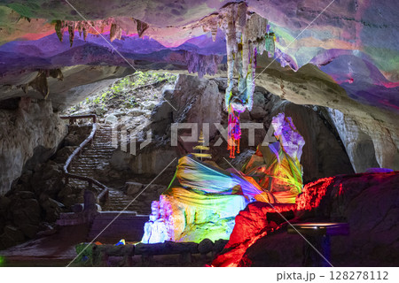 THAILAND PHRAE THAM PHA NANG KHOI CAVE 128278112