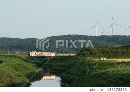 緑の中を駆ける宗谷線普通列車　宗谷本線　キハ54 128278258
