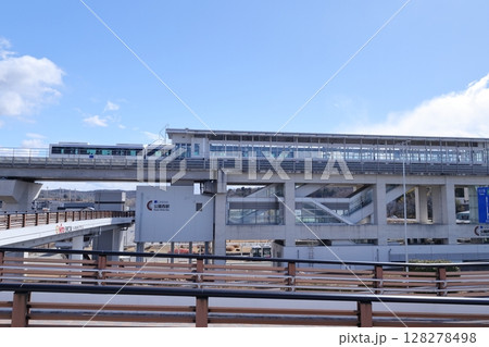 公園西駅、リニアモーターカーの乗車駅（リニモ　愛知県 長久手市） 128278498