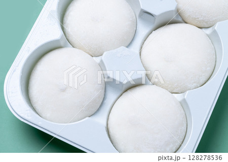 Japanese Mango ice cream mochi Japanese Mango ice cream mochi 128278536