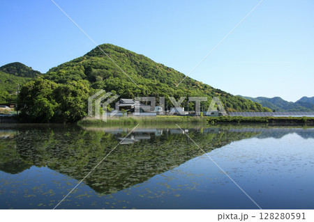 兵庫県姫路市　西池の風景 128280591