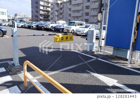 コインパーキング駐車場　入口 128281443