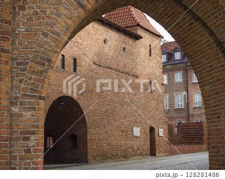 ポーランド・ワルシャワ歴史地区～バルバカン / Warsaw Barbican, Poland 128281486