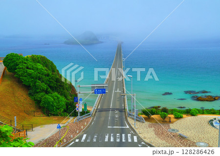 霧の角島大橋 2151- 霧の角島大橋 2151- 128286426