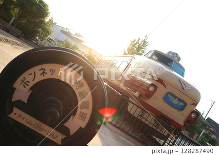 【石川県_土居原ボンネット広場】夜行急行や北陸特急で活躍した国鉄489系電車(クハ489‐501号) 128287490