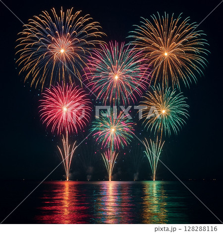 海上にあがる花火 128288116
