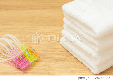 暮らしのイメージ｜洗濯物 128288282