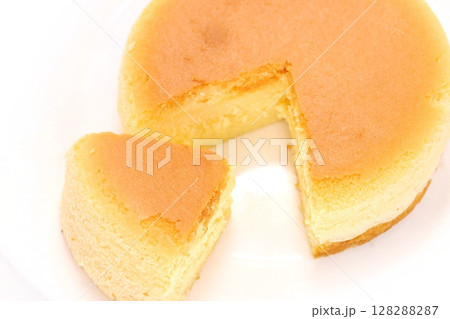 チーズケーキ カット 断面 明るい背景 チーズケーキ カット 断面 明るい背景 128288287