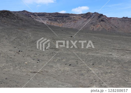 阿蘇　砂千里の風景 128288657