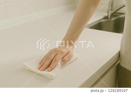 掃除・台所・家事の手元イメージ素材集 拭く 掃除・台所・家事の手元イメージ素材集 拭く 128289107