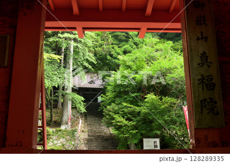 御嶽山真福院(山門・本堂)　【三重県津市美杉町】 128289335