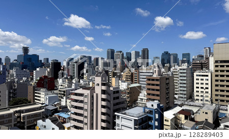 大阪市北区 天神橋六丁目から見た扇町から梅田方面の街並み 俯瞰 大阪市北区 天神橋六丁目から見た扇町から梅田方面の街並み 俯瞰 128289403