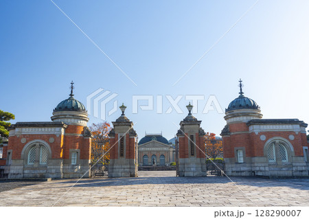 京都国立博物館正門(京都府京都市東山区茶屋町) 京都国立博物館正門(京都府京都市東山区茶屋町) 128290007