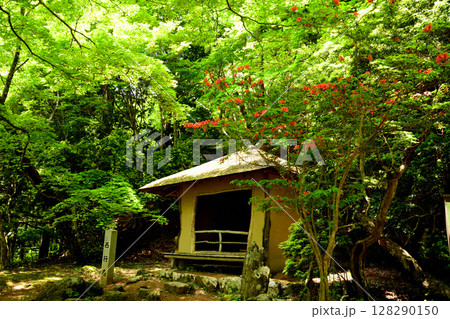 西行庵　【奈良県吉野町吉野山】 128290150
