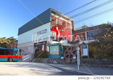 六甲山、六甲有馬ロープウェーの六甲山頂駅/瀬戸内海国立公園 六甲山、六甲有馬ロープウェーの六甲山頂駅/瀬戸内海国立公園 128292789