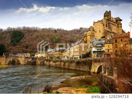 Chateau Estaing and arched bridge, France Chateau Estaing and arched bridge, France 128294718